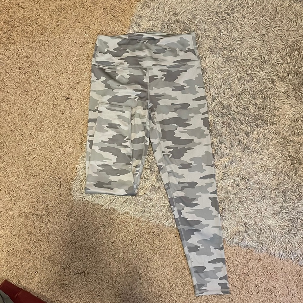 Gray camo leggings
